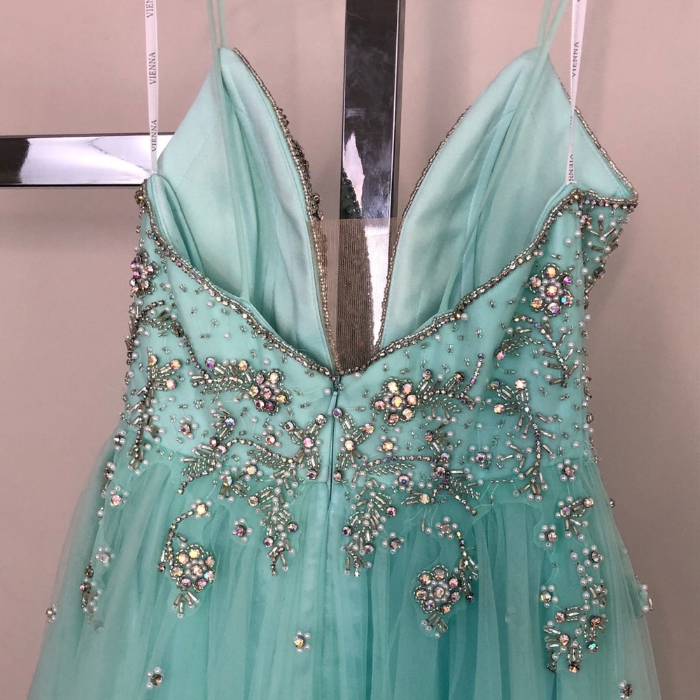 Vienna Gown - Picture 4 of 6